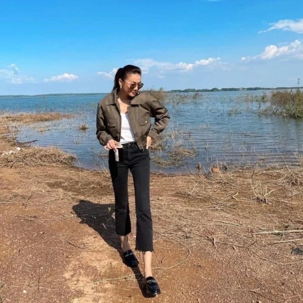 ZARA CROPPED FLARE JEANS - Picture 2 of 6